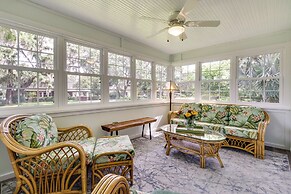 Walk to Lakes! Tropical Escape in Mount Dora