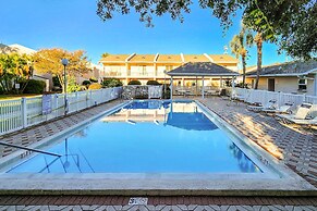 Modern Miramar Beach Townhome, Walk to Ocean!