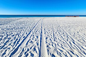 Modern Miramar Beach Townhome, Walk to Ocean!