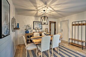 Modern Fort Myers Beach Retreat w/ Pool Access!