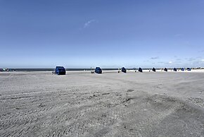 Modern Fort Myers Beach Retreat w/ Pool Access!