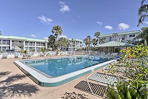 Modern Fort Myers Beach Retreat w/ Pool Access!