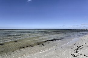 Modern Fort Myers Beach Retreat w/ Pool Access!