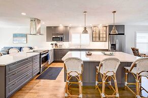 Naples Vacation Home: Private Pool + Hot Tub!