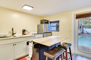 Mt Dora Couple's Retreat w/ Shared Pool!
