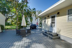 Ozona Studio w/ Shared Deck - Steps to Gulf!