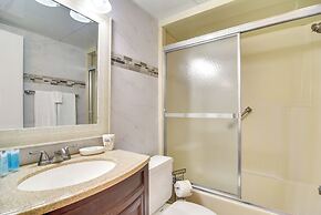 Oceanfront Condo w/ Balcony & Stunning Views!