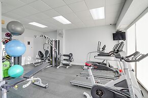 Oceanfront Condo w/ Balcony & Stunning Views!