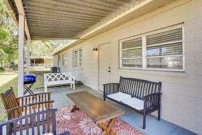 Modern Lakeland Vacation Rental: Patio & BBQ Grill