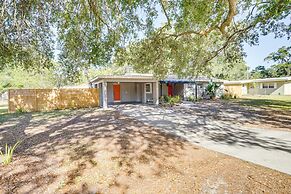 Modern Lakeland Vacation Rental: Patio & BBQ Grill