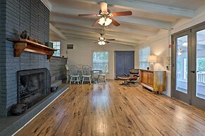 Peaceful Escape w/ Boat Dock on Lake Talquin!