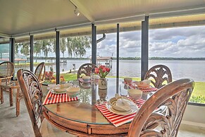 Picturesque Retreat on St Johns River + Docks