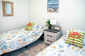 Coastal Bonita Shores Holiday Home Near Beach!