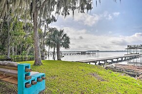 'pirate Cove' Home in Welaka: Dock & River Access!