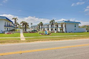 Oceanfront Ormond Beach Condo: Patio, Pool Access!