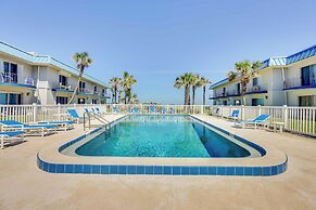 Oceanfront Ormond Beach Condo: Patio, Pool Access!