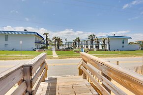 Oceanfront Ormond Beach Condo: Patio, Pool Access!