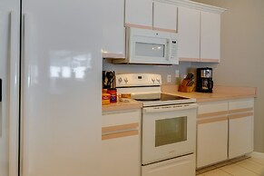 Port Charlotte Home w/ Pool - 8 Mi to Beaches!