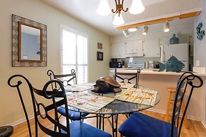 Quiet Condo ~ 10 Mi to Dtwn Pensacola