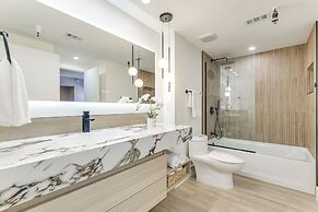 Beachfront New Smyrna Condo: 1 Mi to Flagler Ave