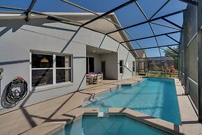 Lake-view Escape w/ Lanai in Kissimmee!