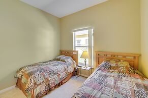 Lake-view Escape w/ Lanai in Kissimmee!