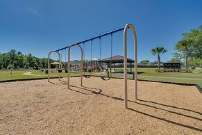 Lake-view Escape w/ Lanai in Kissimmee!