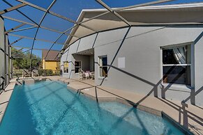 Lake-view Escape w/ Lanai in Kissimmee!