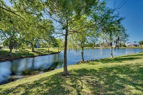 Lake-view Escape w/ Lanai in Kissimmee!