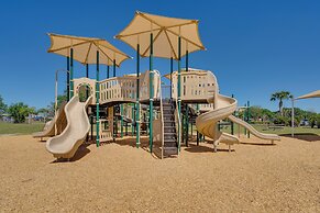 Lake-view Escape w/ Lanai in Kissimmee!