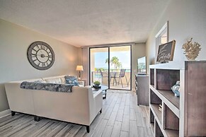 Relaxing Hudson Condo Steps From the Pool!