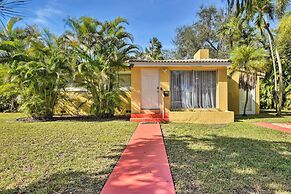 Quaint Central Miami Bungalow: 10 Mi to Mid-beach!