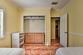 Quaint Central Miami Bungalow: 10 Mi to Mid-beach!