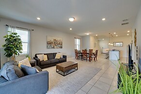 < 10 Mi to Disney: Prime Resort Villa w/ Pool