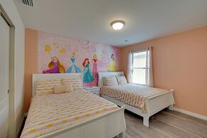 < 10 Mi to Disney: Prime Resort Villa w/ Pool