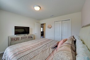 < 10 Mi to Disney: Prime Resort Villa w/ Pool