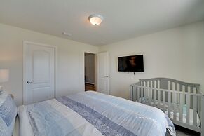 < 10 Mi to Disney: Prime Resort Villa w/ Pool