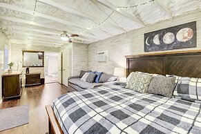 Secluded 2-home Getaway on < 13 Forest Acres!