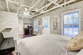 Secluded 2-home Getaway on < 13 Forest Acres!