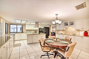 Relaxing Tampa Abode w/ Screened Lanai & Pool