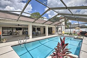 Relaxing Tampa Abode w/ Screened Lanai & Pool