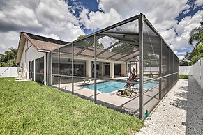 Relaxing Tampa Abode w/ Screened Lanai & Pool