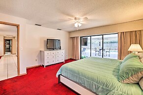 Relaxing Tampa Abode w/ Screened Lanai & Pool