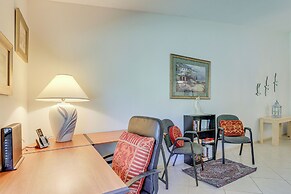 Lanai + Community Pool Access: Sarasota Oasis!