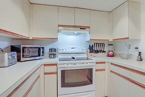 Lanai + Community Pool Access: Sarasota Oasis!