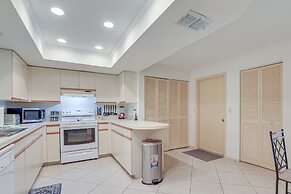 Lanai + Community Pool Access: Sarasota Oasis!