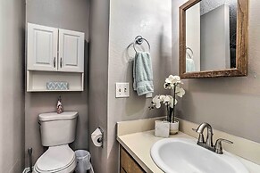 Seminole Townhome: Easy Access to Beaches!