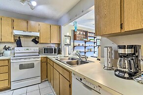 Seminole Townhome: Easy Access to Beaches!