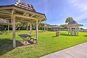 Quiet Satellite Beach Home w/ Lanai, Walk to Beach