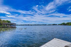 Private & Picturesque Escape on Lake Henry!